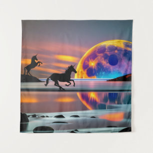 Lila Sonnenuntergang, Einhörner, Vollmond am Stran Wandteppich