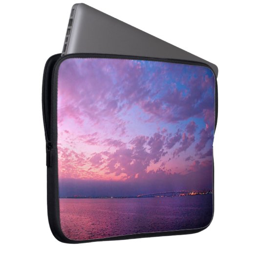 Lila Sonnenuntergang im Ozean Foto einfach, modern Laptopschutzhülle (Vorne Rechts)