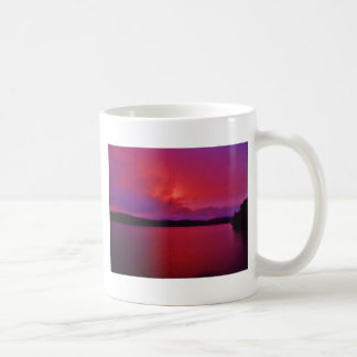 Lila Sonnenuntergang in heiß rosa auf dem Arrowhad Kaffeetasse