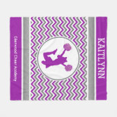 Lila Sparren mit Monogramm Beifall/Pom Fleecedecke (Vorderseite (Horizontal))