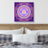 Lila Sri Yantra Leinwanddruck (Insitu (Schlafzimmer))