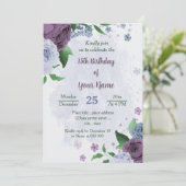 Lila staubblaue Blumen, grüne Blätter Geburtstag Einladung (Stehend Vorderseite)