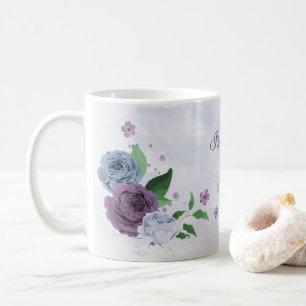 Lila staubblaue Blütenblume Kaffeetasse