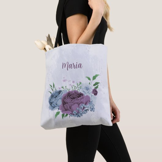 Lila staubblaue Blütenblume Tasche (Von Nahem)