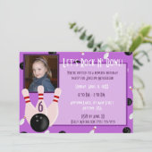 Lila Stein und Schüssel mit Foto Bowling Party Einladung (Stehend Vorderseite)