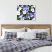 Lila Stiefmütterchen Garten Blumen Leinwanddruck (Insitu (Schlafzimmer))