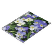 Lila Stiefmütterchen Garten Blumen Notizblock (Linke Seite)