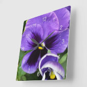 lila Stiefmütterchen Quadratische Wanduhr (Winkel)