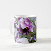 Lila Stiefmütterchen-Tasse Kaffeetasse (Vorderseite Links)