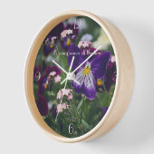 Lila Stiefmütterchen und rosa Vergessenmernots Uhr (Winkel)