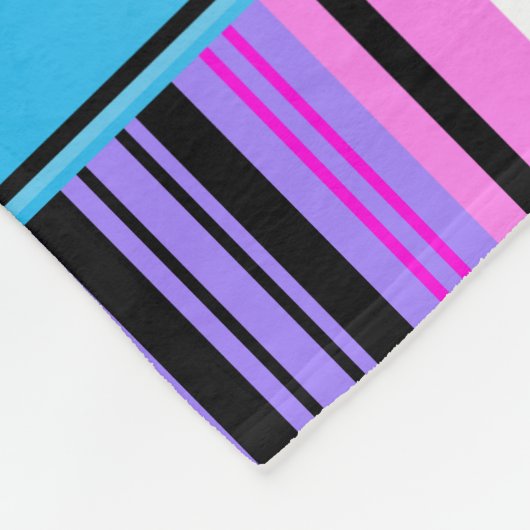 Lila Streifen des personalisierten Fleecedecke (Ecke)