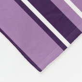 Lila Streifen Fleece Blanket (Ecke)