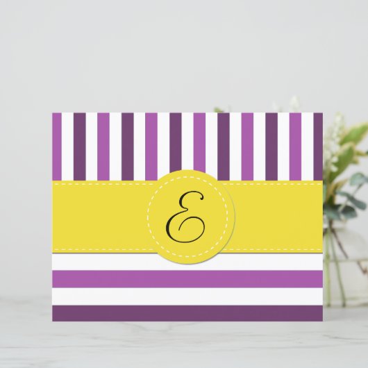 Lila Streifen, Streifenmuster, Linien, Monogramm (Stehend Vorderseite)