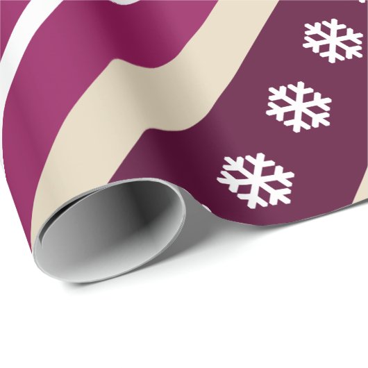 Lila Streifen und weiße Schneeflocken Geschenkpapier (Rolleneckpunkt)