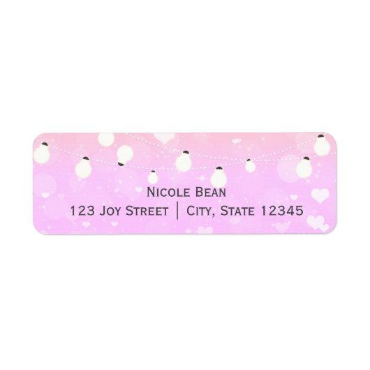 Lila String-Lichter mit spärlichen Adressmarken (Vorne)