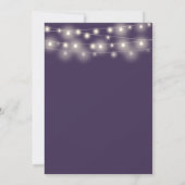 Lila String Lights Bluescript-Hochzeit Einladung (Rückseite)