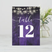 Lila String Lights Rustic Barn Wood Tischnummer (Stehend Vorderseite)