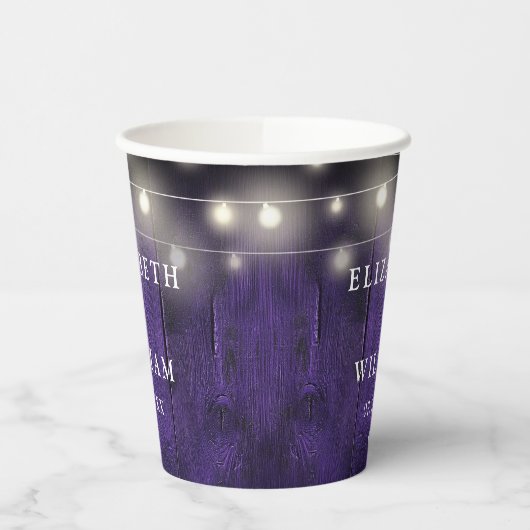 Lila String Lights Rustic Wood Boho Barn Wedding Pappbecher (Links)