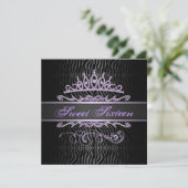 Lila Sweet 16 Tiara Zebra Print Birthday Einladung (Stehend Vorderseite)