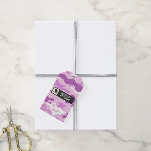 Lila-Tarnmuster Geschenkanhänger (Mit Garn)