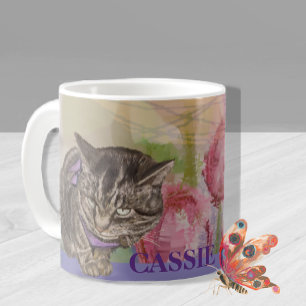 Lila Tasse der Katze mit Schmetterling