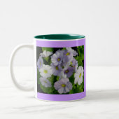 Lila Tasse der weißen Blume (Links)