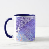 Lila Tasse mit Blumenmuster (Links)