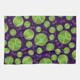Lila Tennisballschläger und -netze Handtuch