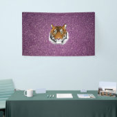 Lila Tiger mit Glitzer-Hintergrund Banner (Messeveranstaltung)