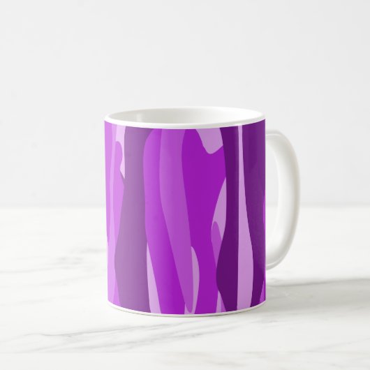 Lila Tone Abstrakt Camouflage Kaffeetasse (VorderseiteRechts)