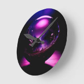 Lila, transparenter Globe mit Berglandschaft Runde Wanduhr (Winkel)