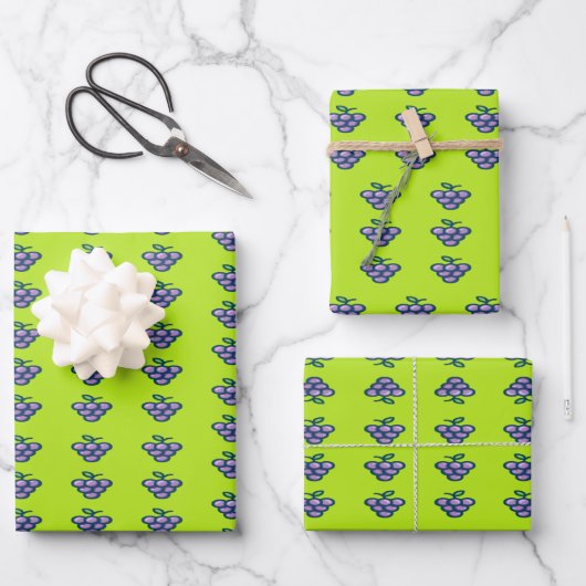 Lila Traubenmuster auf grün Geschenkpapier Set (Vorderseite)