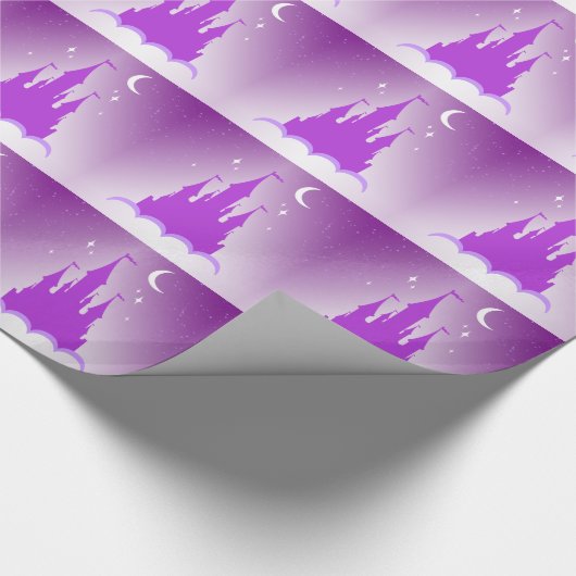 Lila träumerisches Schloss im Wolken-Starry Geschenkpapier (Ecke)