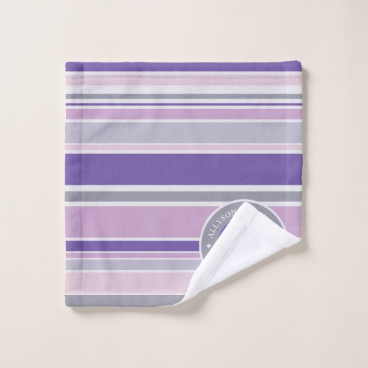 Lila Trendy Stripes Monogram Wreath Laurel Leaf Badhandtuch Set (Waschlappen)