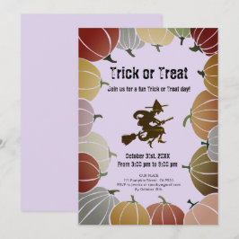 Lila Trick oder Treat Spooky Flying Hexenkürbis Feiertagskarte