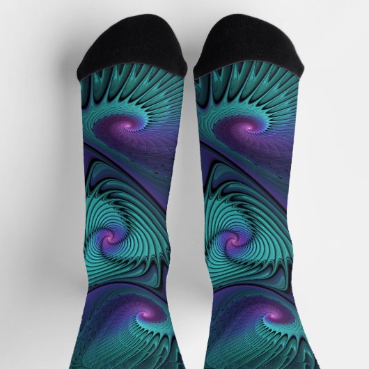 Lila trifft Türkis Modernes abstraktes Fraktal Kun Socken (Oben)