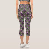 Lila Tulip Blume Naturmuster Capri Leggings (Rückseite)