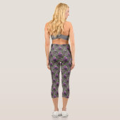 Lila Tulip Blume Naturmuster Capri Leggings (Rückseite)