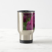 Lila Tulip mit Wassertropfen Reisebecher (Mittel)