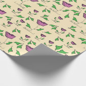 Lila Tulpen auf gelbem Hintergrund Geschenkpapier (Ecke)