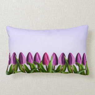 LILA TULPEN LENDENKISSEN