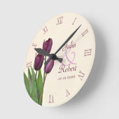 Lila Tulpenjubiläum Runde Wanduhr (Winkel)