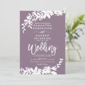 Lila Typografie Blumenweiße Hochzeit Einladung (Stehend Vorderseite)