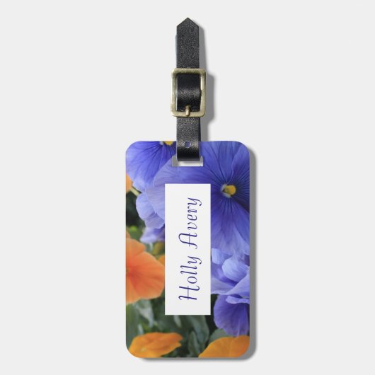 Lila u. orange Stiefmütterchen mit grünem Gepäckanhänger (Vorderseite vertikal)