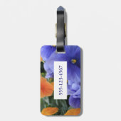 Lila u. orange Stiefmütterchen mit grünem Gepäckanhänger (Rückseite vertikal)