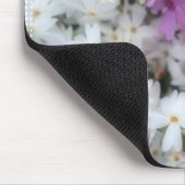 Lila u. weiße Blumen Mousepad (Ecke)