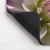 Lila u. weiße Dahlie Mousepad (Ecke)