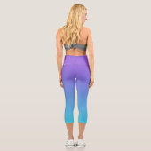 Lila und Aquamariner Blauer Ombre Capri Leggings (Rückseite)