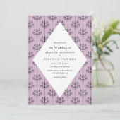 Lila und Black Paris Themed Calligraphy Wedding Einladung (Stehend Vorderseite)