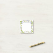 Lila und blaue Aquarellblume, Personalisiert Post-it Klebezettel (Auf Schreibtisch)